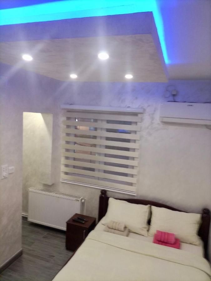 Hostel Grof Mrcajevci Bagian luar foto