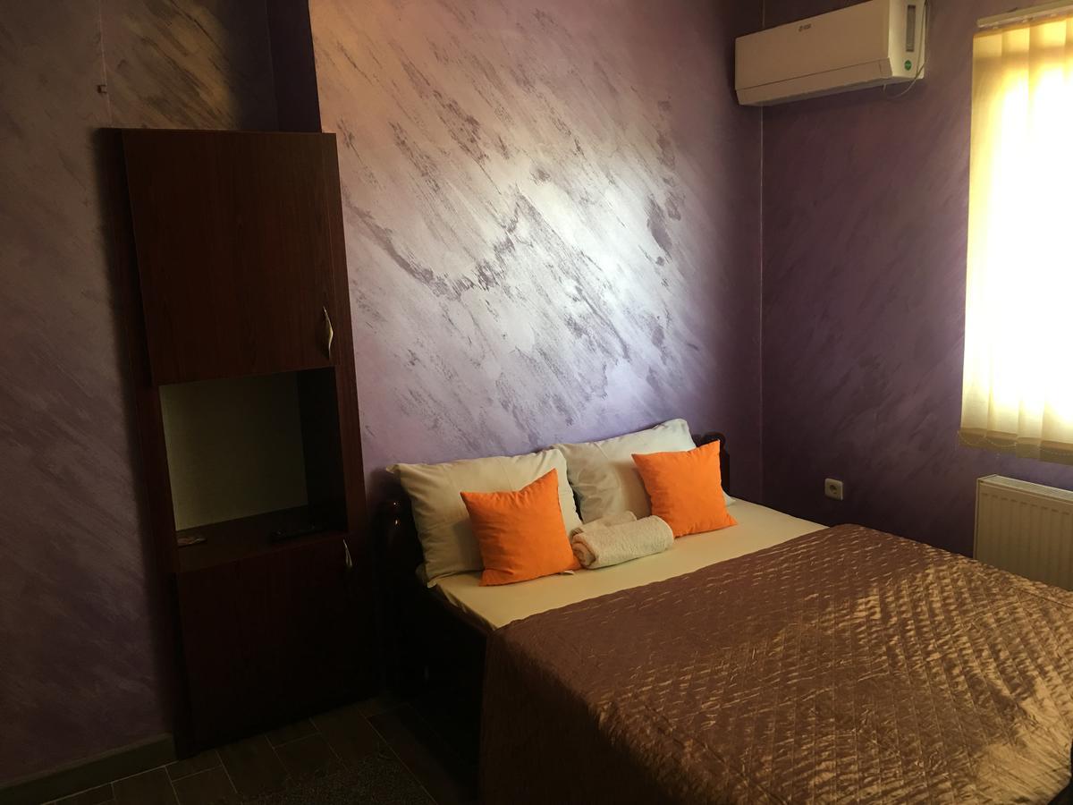 Hostel Grof Mrcajevci Bagian luar foto