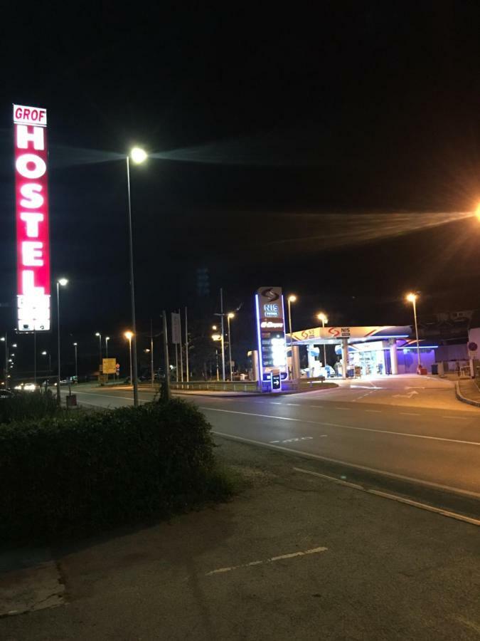 Hostel Grof Mrcajevci Bagian luar foto